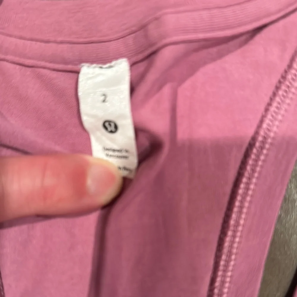 Lululemon Athletica Pink Fitted Sleeveless Top - Picture 2 of 3